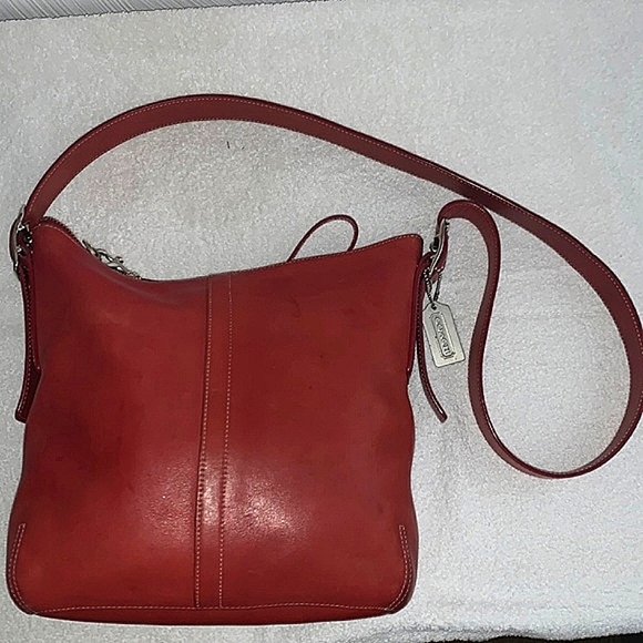 VTG COACH Red Legacy slim line bucket bag 9326 - Picture 7 of 8